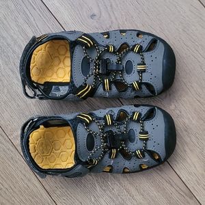 Khombu Boy’s Active Sandal Size 12 Gray Black Yellow